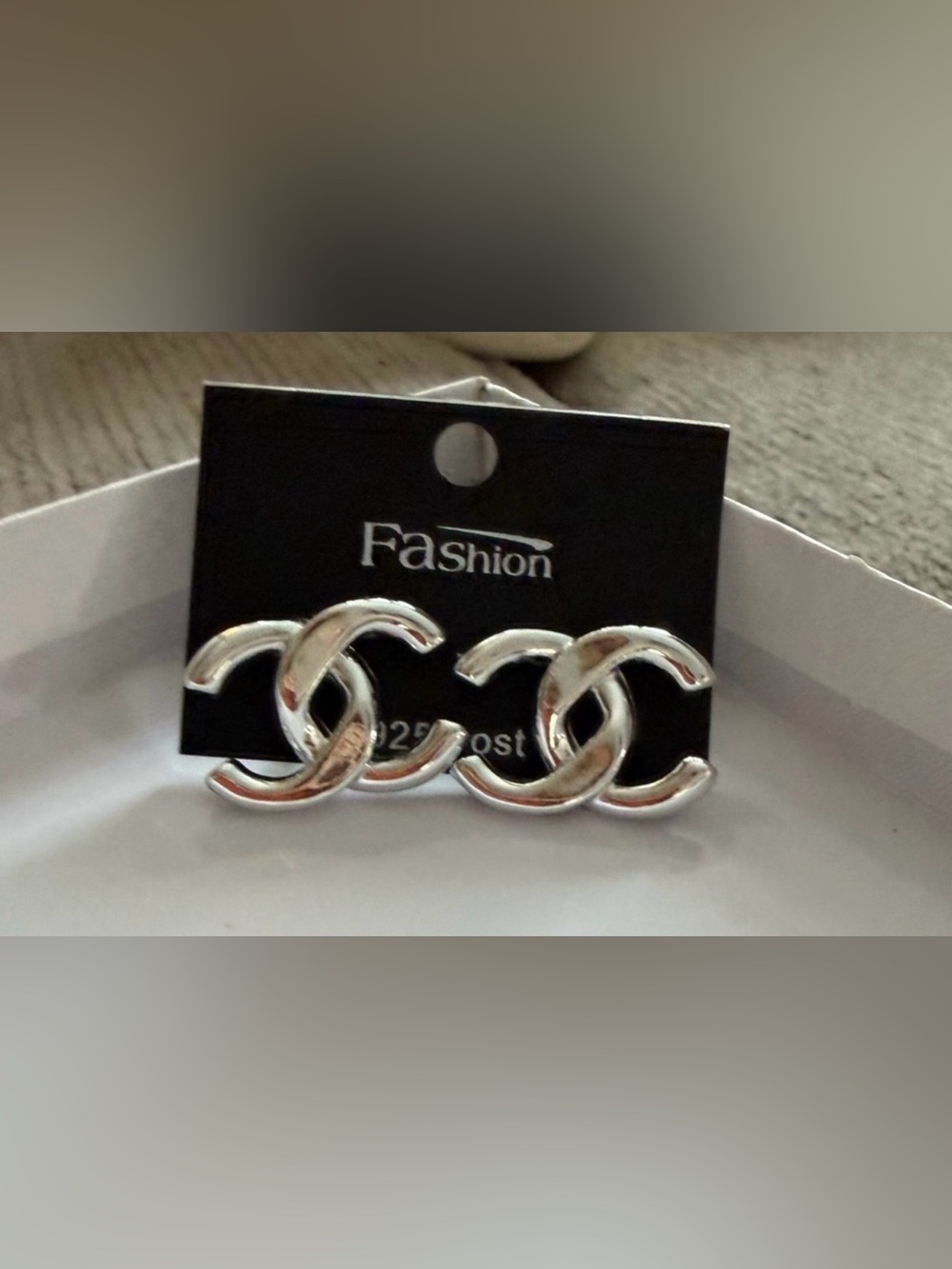 Silver Interlocking Chain Stud Earrings, nwt, 925 post fashion jewelry